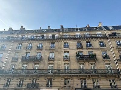 APPARTEMENT T3 A LOUER - PARIS 6EME ARRONDISSEMENT Saint-Germain des Pres 1 - 79.38 m2 - 3500 € charges comprises par mois